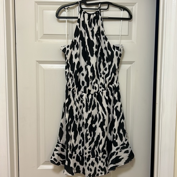 NWT Parker Brand zebra and White/Ivory Ruffle Dress Size M - Picture 6 of 14